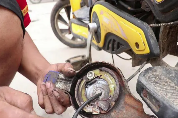 乌兰察布电动车刹车故障